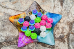 Dodécaèdres pendentifs mélange